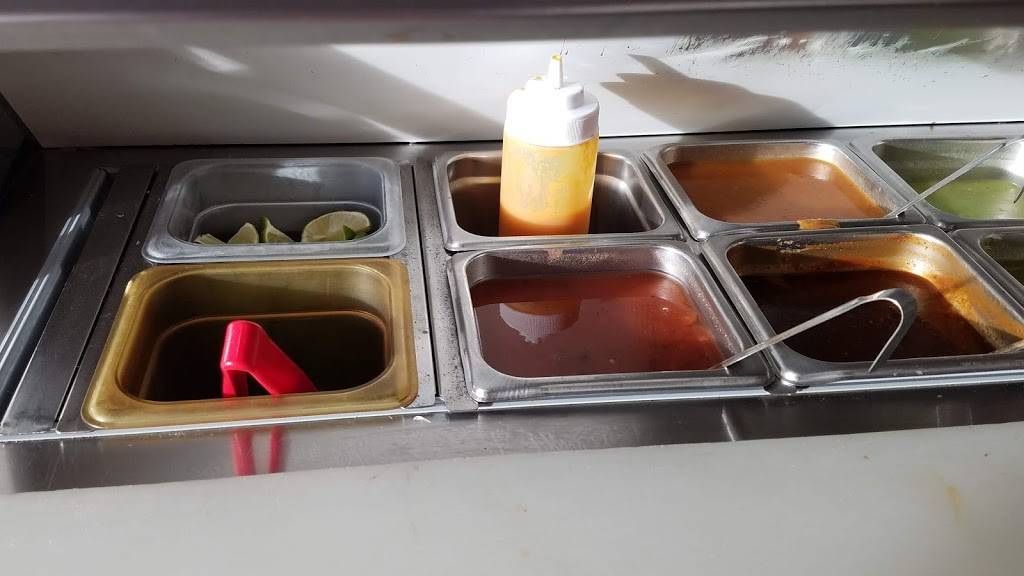 Lauritas Taco Shop | restaurant | 8880 S Maryland Pkwy, Las Vegas, NV 89123, USA | 7022704116 OR +1 702-270-4116