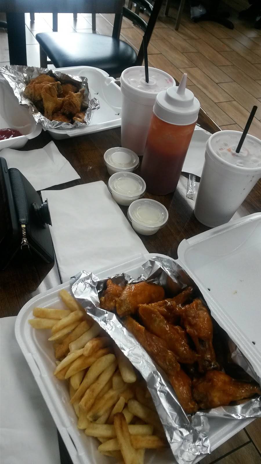 Wing It | restaurant | 2704 S Elm-Eugene St, Greensboro, NC 27406, USA | 3368971447 OR +1 336-897-1447