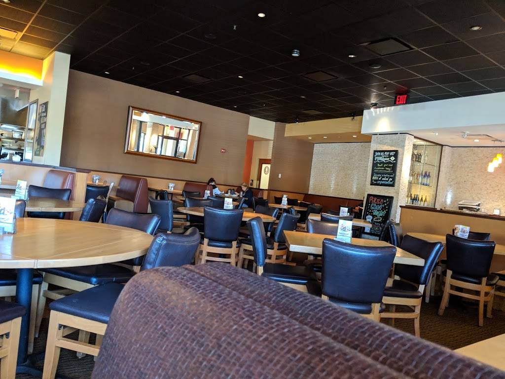 California Pizza Kitchen at Linden Square | restaurant | 183 Linden St Linden Square, Wellesley, MA 02482, USA | 7814163690 OR +1 781-416-3690