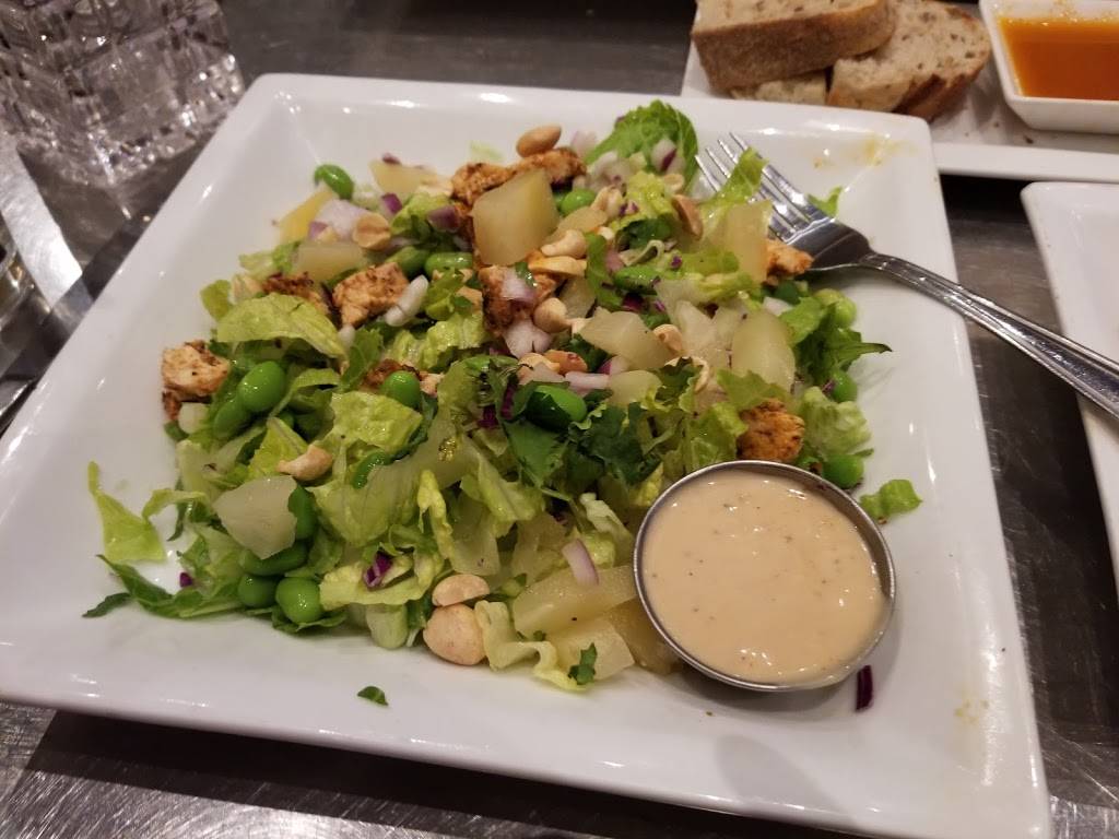 Fugazzis | restaurant | 127 W Main St, Visalia, CA 93291, USA | 5596250496 OR +1 559-625-0496