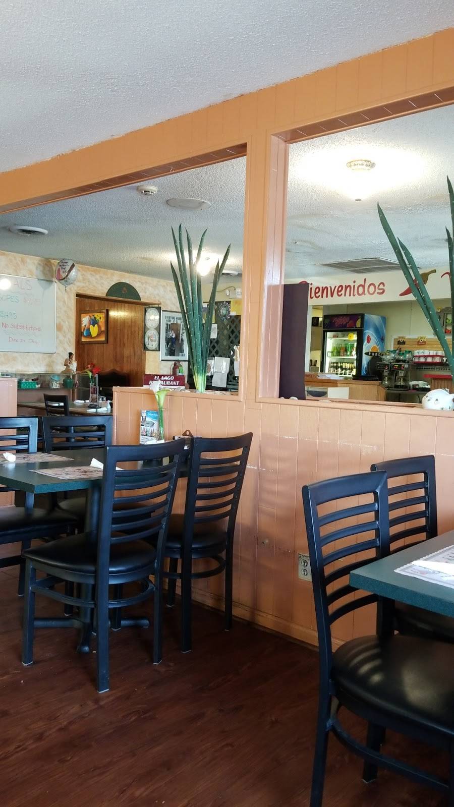 El Lago | restaurant | 2216 Sheridan Rd, Zion, IL 60099, USA | 8477462770 OR +1 847-746-2770