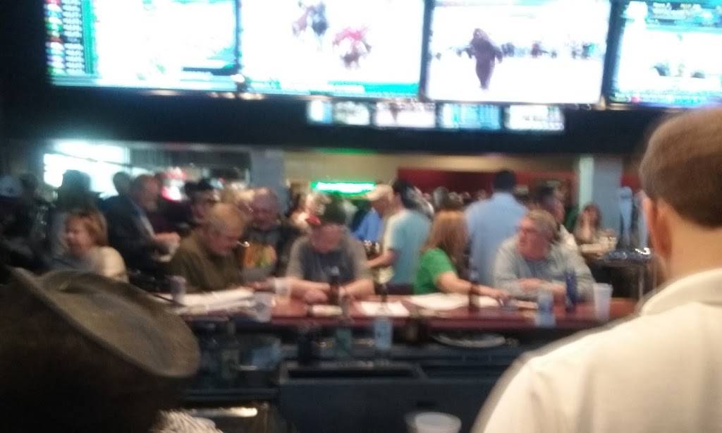 Club Hawthorne Crestwood | restaurant | 13148 Rivercrest Dr, Crestwood, IL 60445, USA | 7084894700 OR +1 708-489-4700