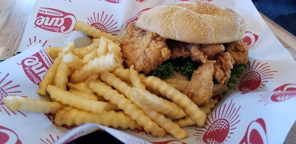 Raising Canes Chicken Fingers | meal takeaway | 3224 Coffee Rd, Bakersfield, CA 93308, USA | 6615891888 OR +1 661-589-1888
