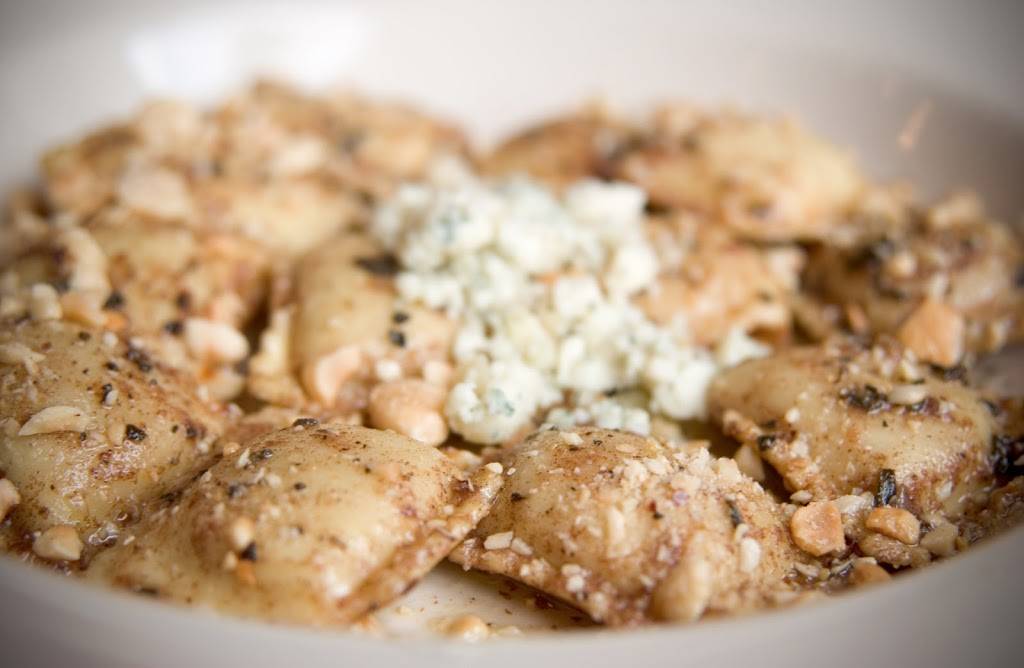 Uncommon Ground | restaurant | 1401 W Devon Ave, Chicago, IL 60660, USA | 7734659801 OR +1 773-465-9801