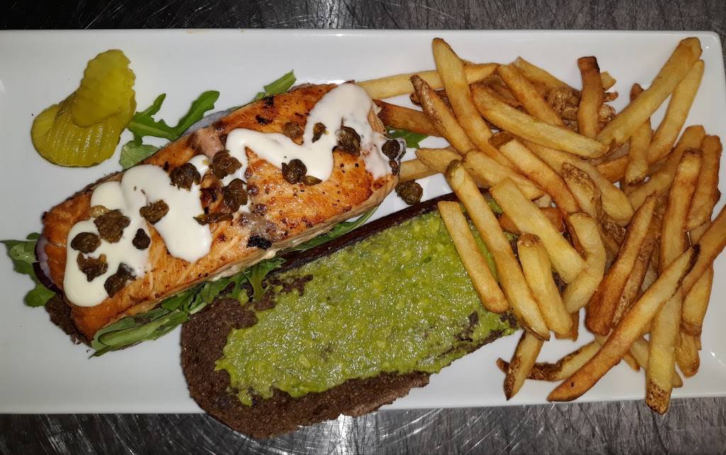 PGA Tour Grill Columbus International Airport | restaurant | International Airport Terminal, Exhibit Hall, Columbus, OH 43215, USA | 6142394000 OR +1 614-239-4000