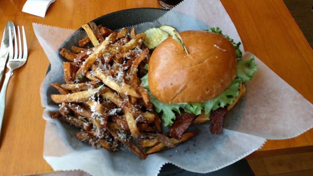 The Jericho Café & Tavern | cafe | 30 VT-15, Jericho, VT 05465, USA | 8028992223 OR +1 802-899-2223