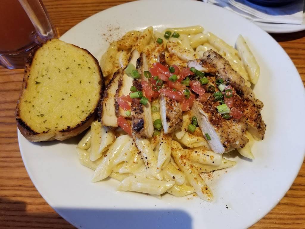 Chilis Grill & Bar | meal takeaway | 2222 W Northwest Hwy, Dallas, TX 75220, USA | 2143585274 OR +1 214-358-5274