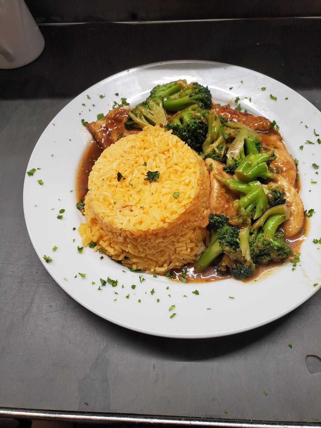 Seaside Bar & Grill | restaurant | 134 Pennyfield Ave, The Bronx, NY 10465, USA | 7186846485 OR +1 718-684-6485