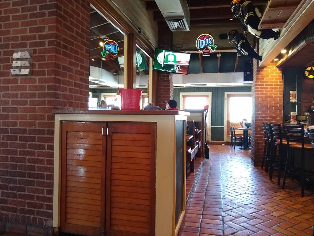 Chilis Grill & Bar | restaurant | 2651 2nd St, Coralville, IA 52241, USA | 3193511488 OR +1 319-351-1488