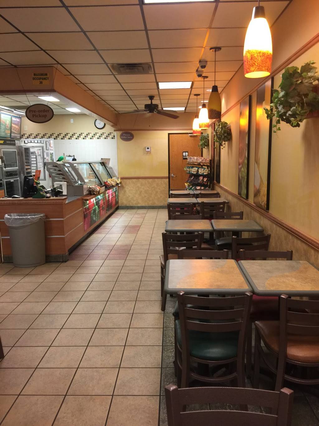 Subway | restaurant | 4040 Bissonnet St, Houston, TX 77005, USA | 7136683774 OR +1 713-668-3774