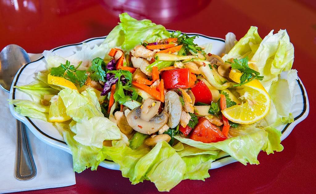 Royal Thai Café | restaurant | 40766 Village Dr, Big Bear Lake, CA 92315, USA | 9098662808 OR +1 909-866-2808