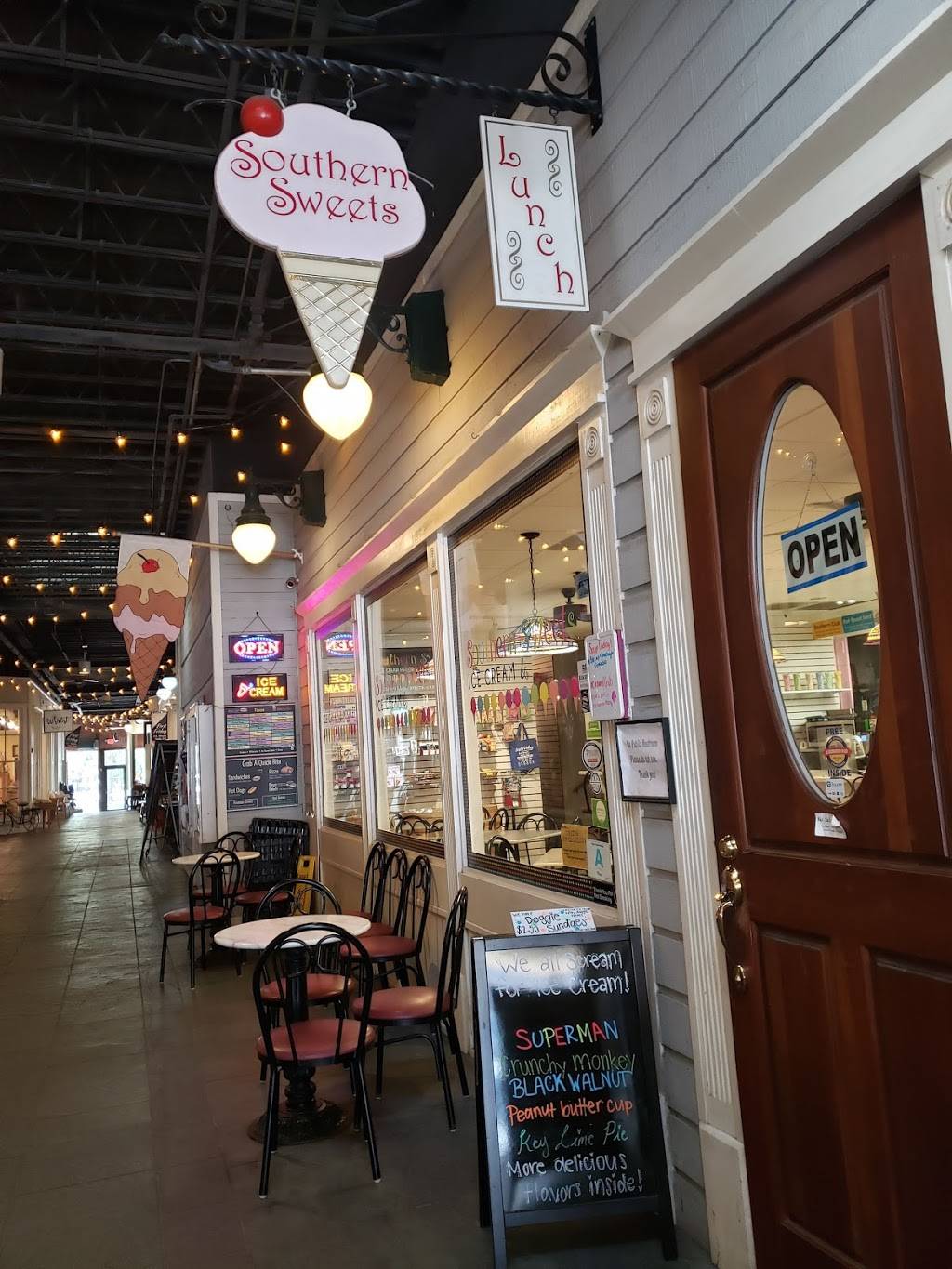 Southern Sweets Ice Cream & Sandwich Shop | restaurant | 917 Bay St F Old Bay Marketplace Hallway, Beaufort, SC 29902, USA | 8433790798 OR +1 843-379-0798