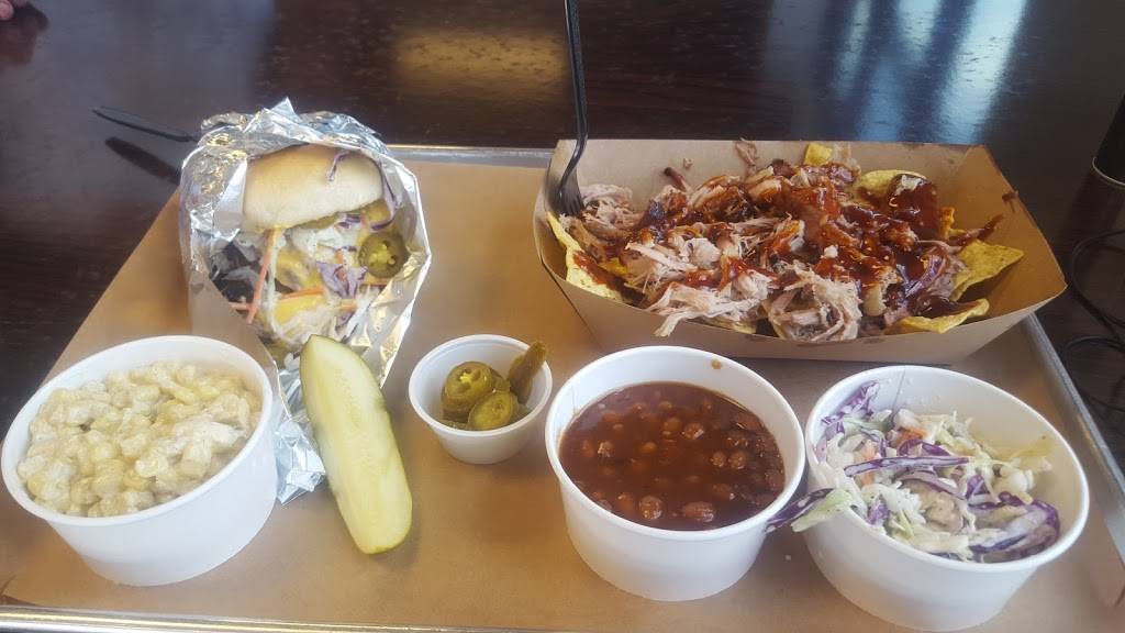 Smokin Bobs BBQ | restaurant | 3309 E Sunshine St e, Springfield, MO 65804, USA | 4177204925 OR +1 417-720-4925