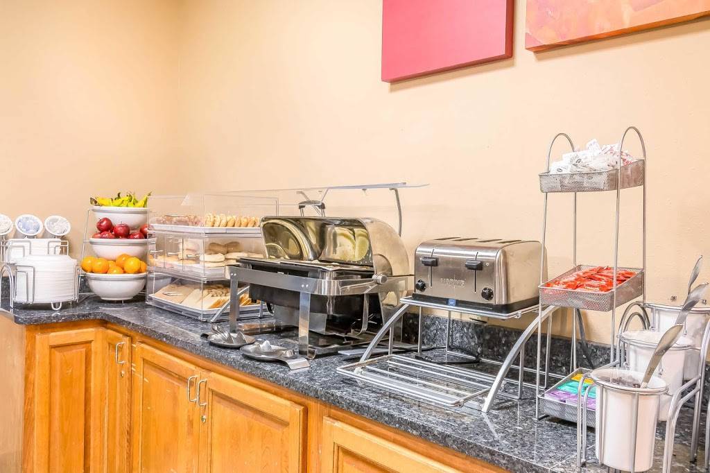 Comfort Suites Savannah North | restaurant | 115 Travelers Way, Port Wentworth, GA 31407, USA | 9129651445 OR +1 912-965-1445