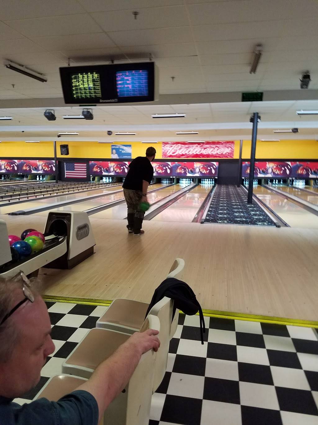 Galaxy Lanes and Games | meal takeaway | 347 Jackson Plaza, Sylva, NC 28779, USA | 8286314754 OR +1 828-631-4754