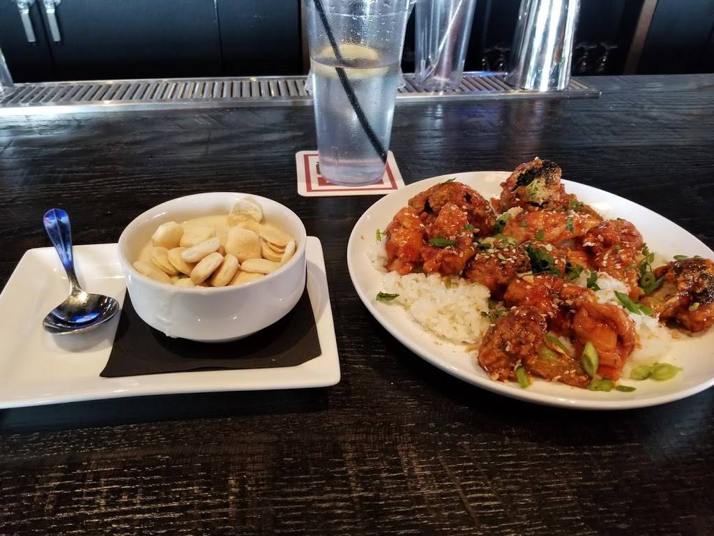 Tavern in the Square Wrentham | restaurant | 1 Premium Outlet Blvd, Suite 252, Wrentham, MA 02093, USA | 7743079900 OR +1 774-307-9900