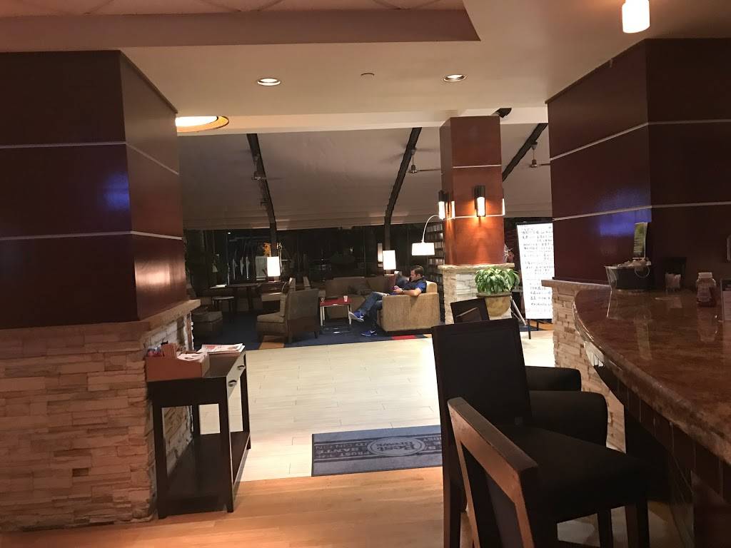 Brewsters Bar & Grill | restaurant | 9750 Airport Blvd, Los Angeles, CA 90045, USA | 3106454600 OR +1 310-645-4600