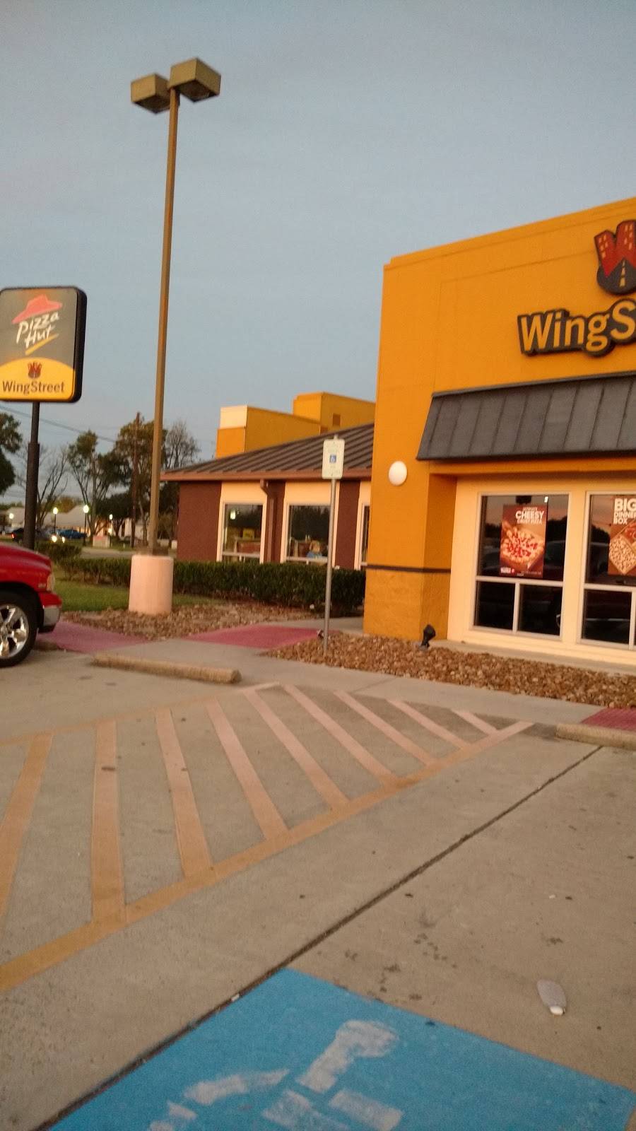 Pizza Hut | restaurant | 1211 W Main St, Tomball, TX 77375, USA | 2813518300 OR +1 281-351-8300