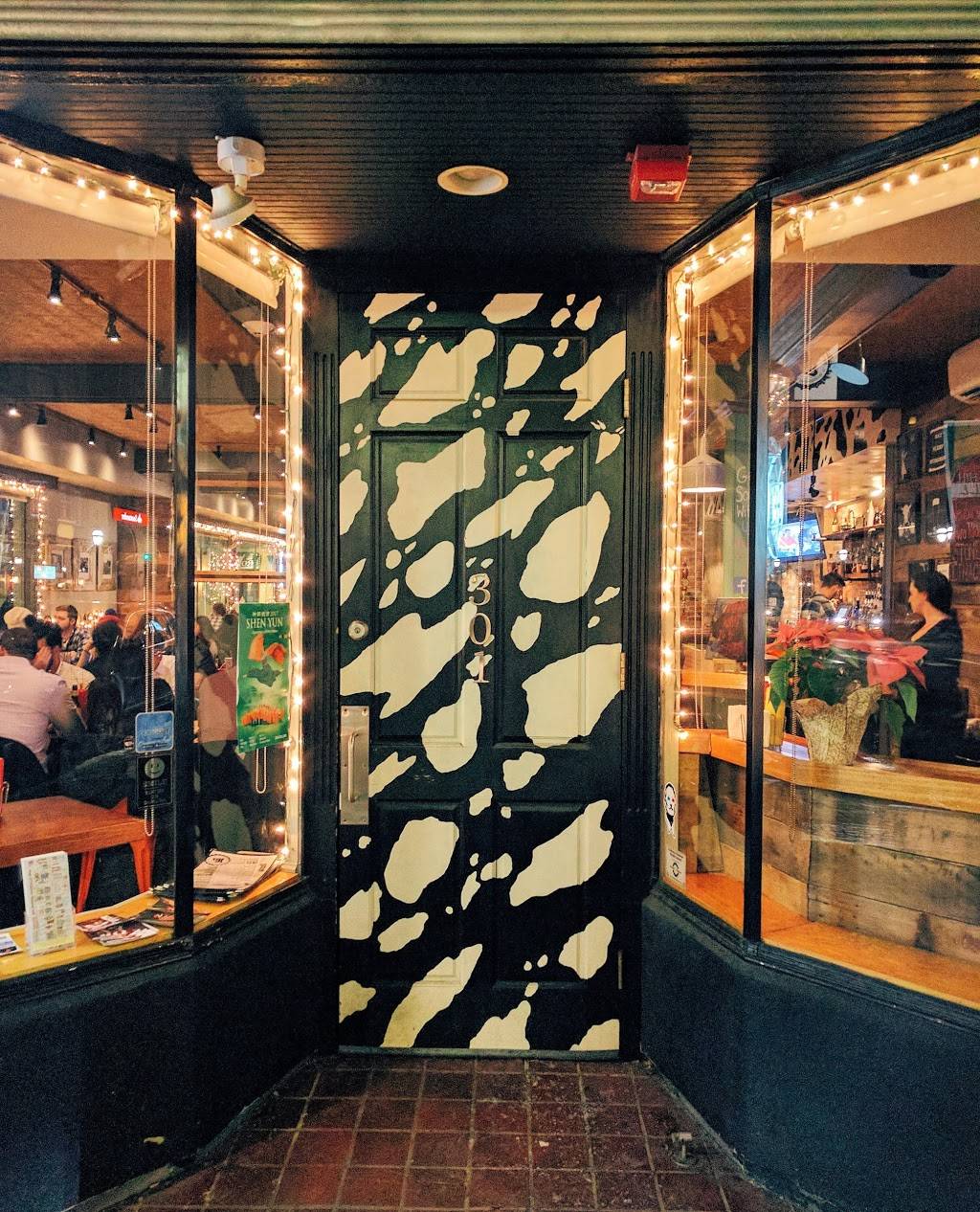 Harrys on the Hill | restaurant | 301 Atwells Ave, Providence, RI 02903, USA | 4012283336 OR +1 401-228-3336