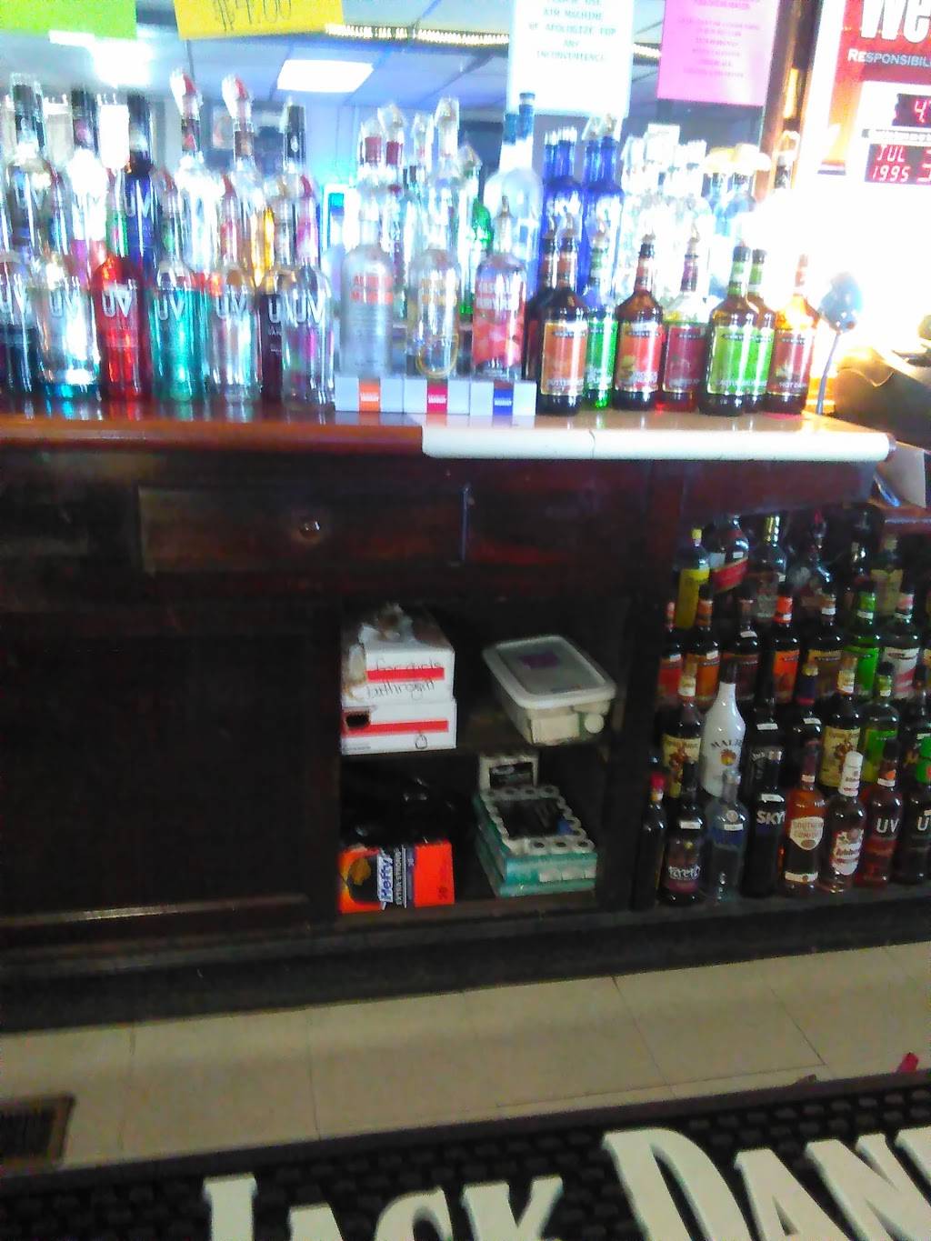 One More Bar & Grill | restaurant | 315 S West St, Stonington, IL 62567, USA | 2173253532 OR +1 217-325-3532