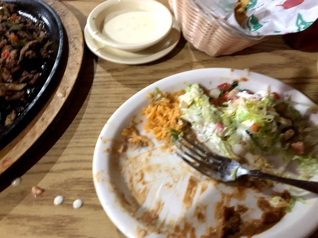 El Charro Mexican Restaurant | restaurant | 1525 N Wood Dr #7965, Okmulgee, OK 74447, USA | 9187520211 OR +1 918-752-0211