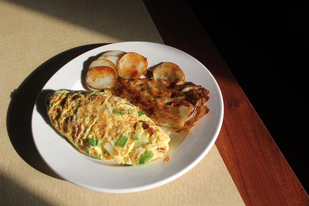 The Hot Skillet | restaurant | 237 E Michigan Ave, Paw Paw, MI 49079, USA | 2694150010 OR +1 269-415-0010