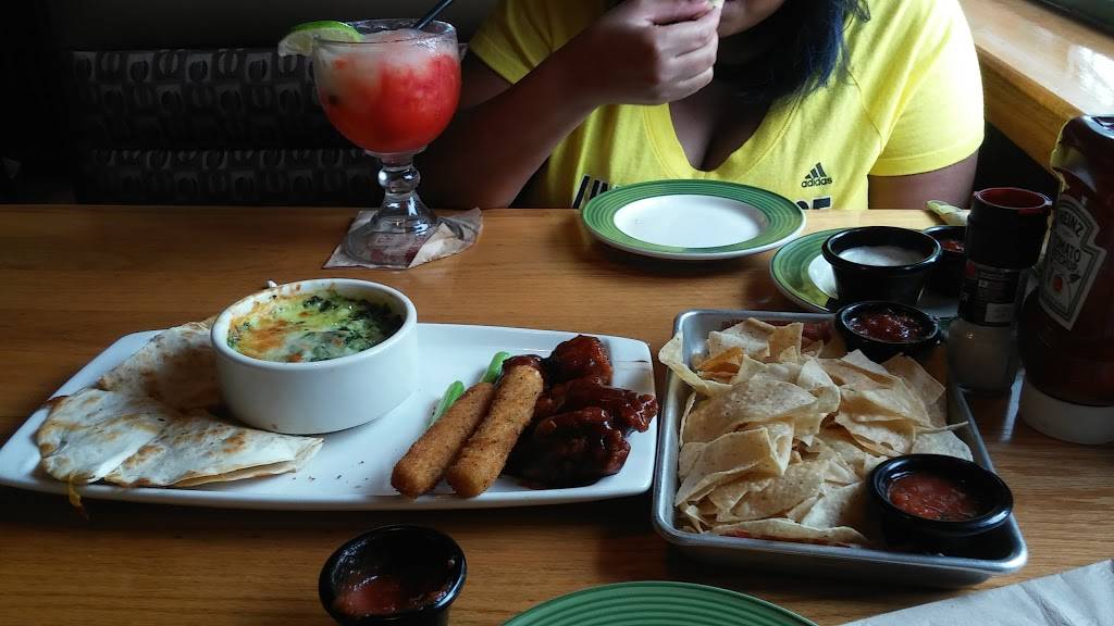 Applebees Grill + Bar | restaurant | 6270 S Cedar St, Lansing, MI 48911, USA | 5178828320 OR +1 517-882-8320