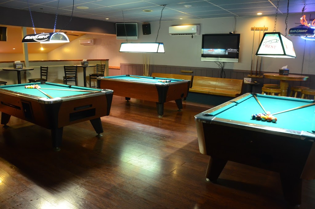 Salem Bowl | restaurant | 1620 E Main St, Salem, IL 62881, USA | 6185483448 OR +1 618-548-3448