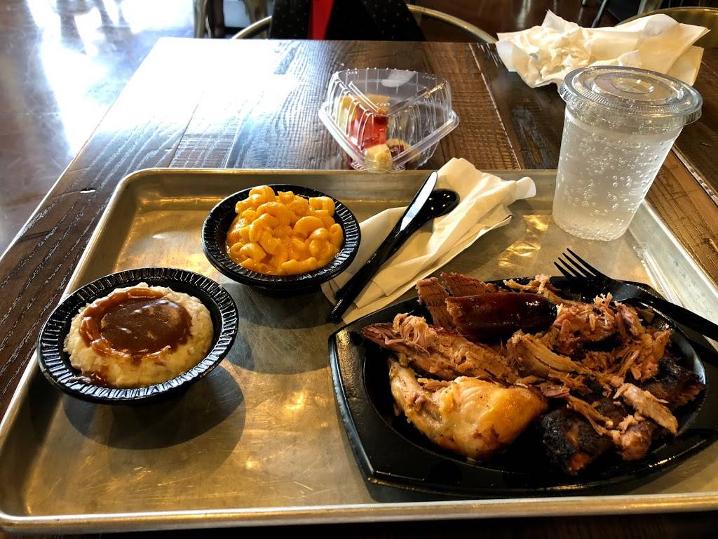 Vernons Smokehouse | restaurant | 1126 Craft Rd, Memphis, TN 38116, USA | 9013323322 OR +1 901-332-3322