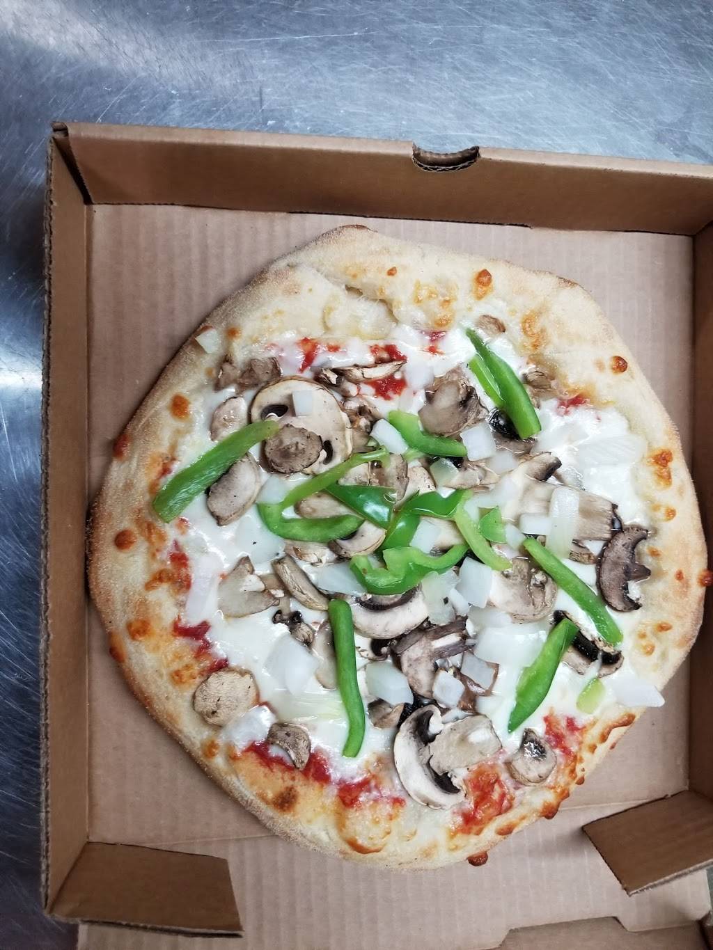 Causeway Pizza | restaurant | 301 Sadowski Causeway, Key Colony Beach, FL 33051, USA | 3057354116 OR +1 305-735-4116