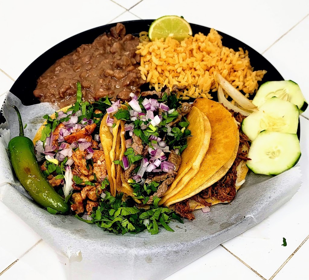 Holy Moly | restaurant | 7020 US-64, Oakland, TN 38060, USA | 9012811504 OR +1 901-281-1504