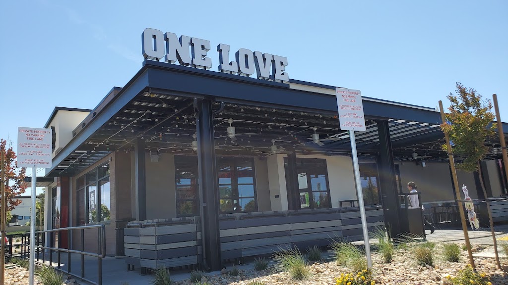 Raising Canes Chicken Fingers | restaurant | 485 Betteravia Rd, Santa Maria, CA 93454, USA | 8056092923 OR +1 805-609-2923