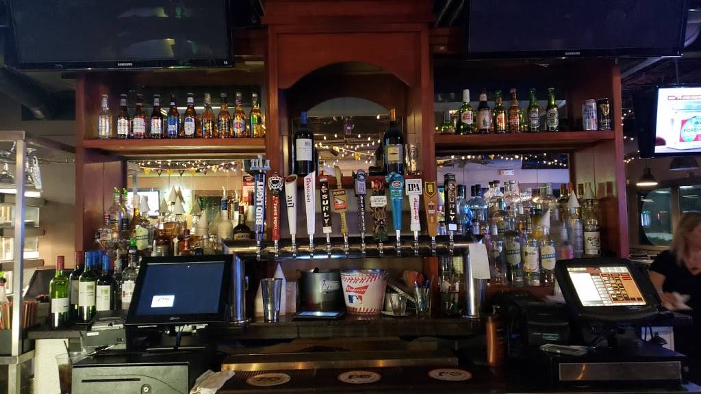 Carbones Pizza & Sports Bar | restaurant | 12930 Harriet Ave S, Burnsville, MN 55337, USA | 9527468890 OR +1 952-746-8890