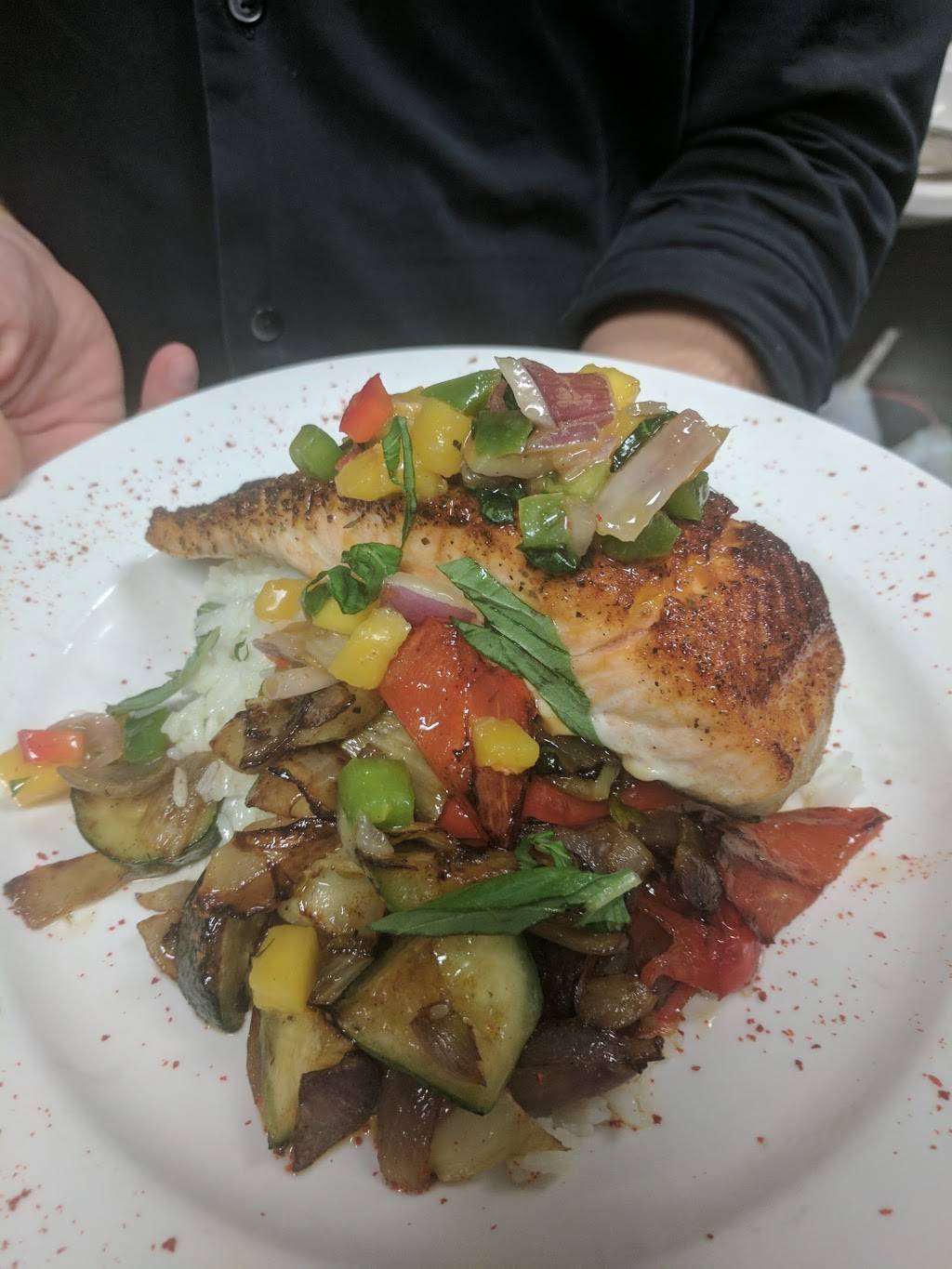 KOMA Restaurant | restaurant | 3090 Dougall Ave #403, Windsor, ON N9E 1S4, Canada | 5192535662 OR +1 519-253-5662