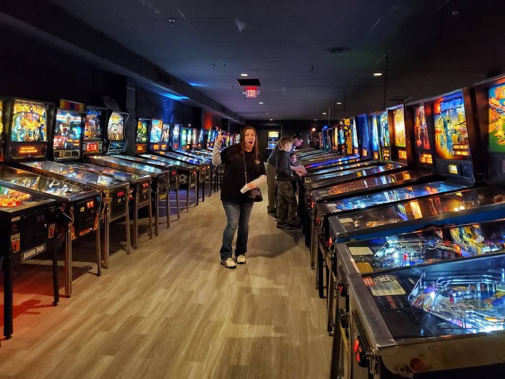 Recbar 812 | restaurant | 336 Pearl St, New Albany, IN 47150, USA | 8126705234 OR +1 812-670-5234