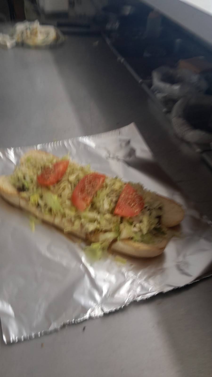 Restaurant Guy La Patate | restaurant | 5616 Grande Allée, Saint-Hubert, QC J3Y 1A8, Canada | 4506763363 OR +1 450-676-3363