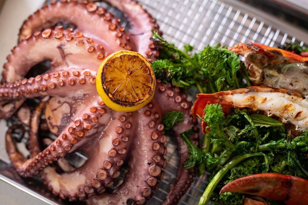 Neruda Restaurant | restaurant | 1681 Lake Shore Blvd E, Toronto, ON M4L 3W6, Canada | 4166907800 OR +1 416-690-7800