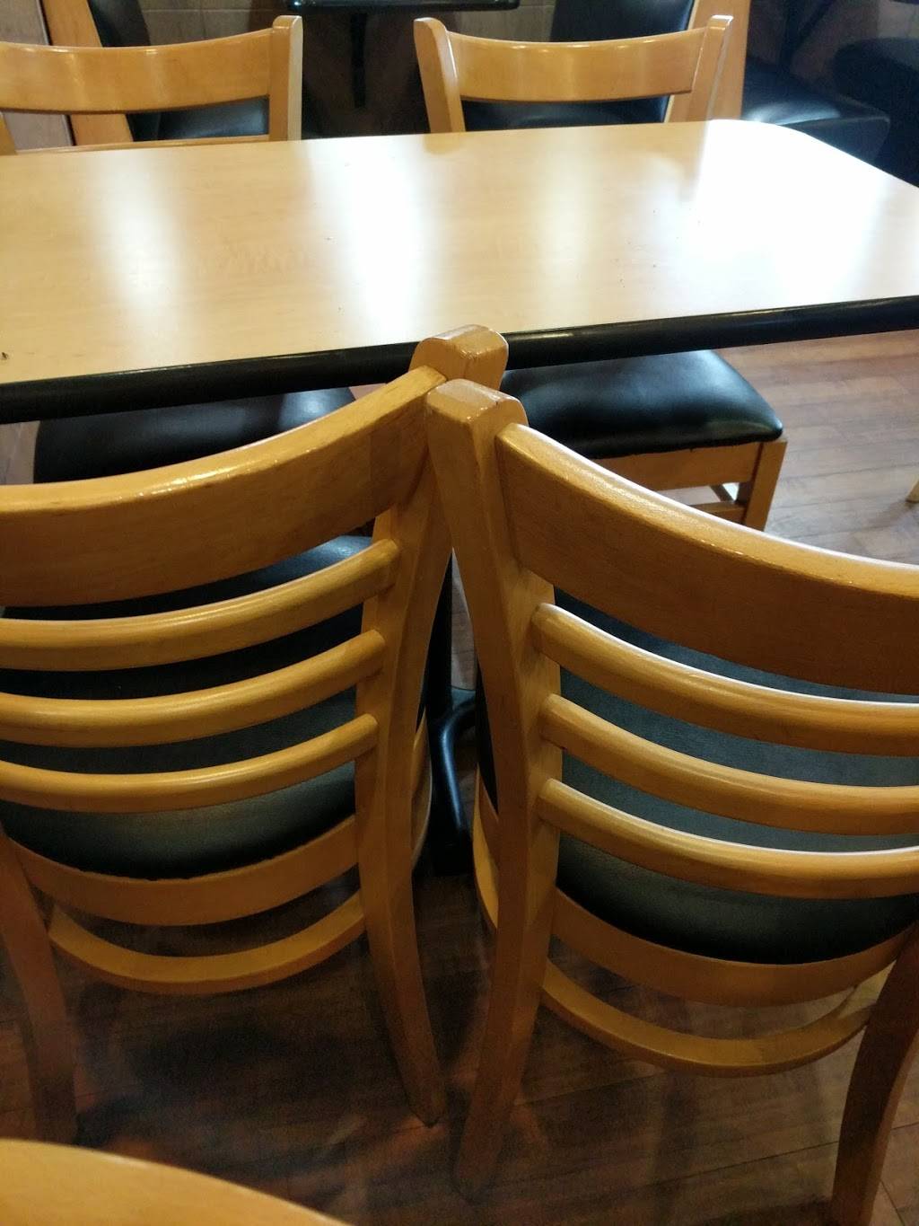 Dairy Queen Grill & Chill | restaurant | 1057 E Market St, Nappanee, IN 46550, USA | 5747733314 OR +1 574-773-3314