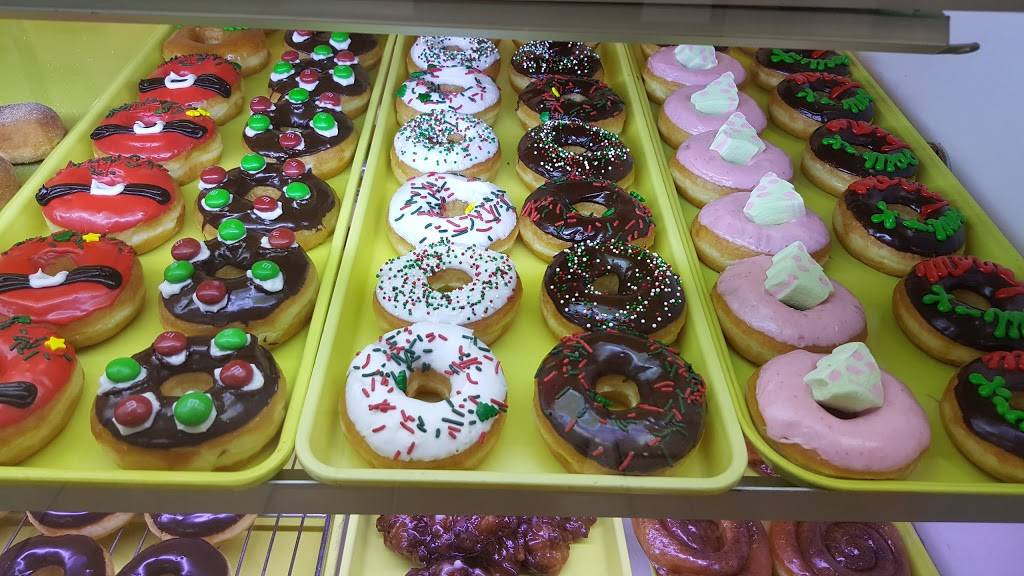 Spring Valley Donuts | restaurant | 4388 Spring Valley Rd, Dallas, TX 75244, USA | 9722330630 OR +1 972-233-0630