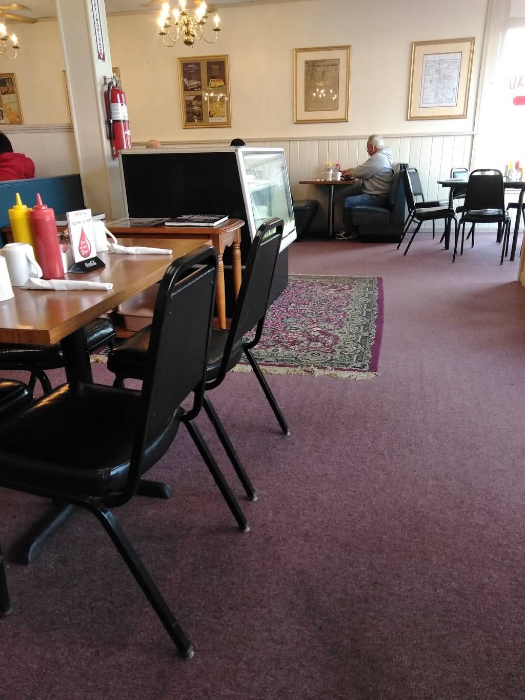 Homestead Family Restaurant | restaurant | 108 N Main St, Fredericktown, OH 43019, USA | 7408484228 OR +1 740-848-4228