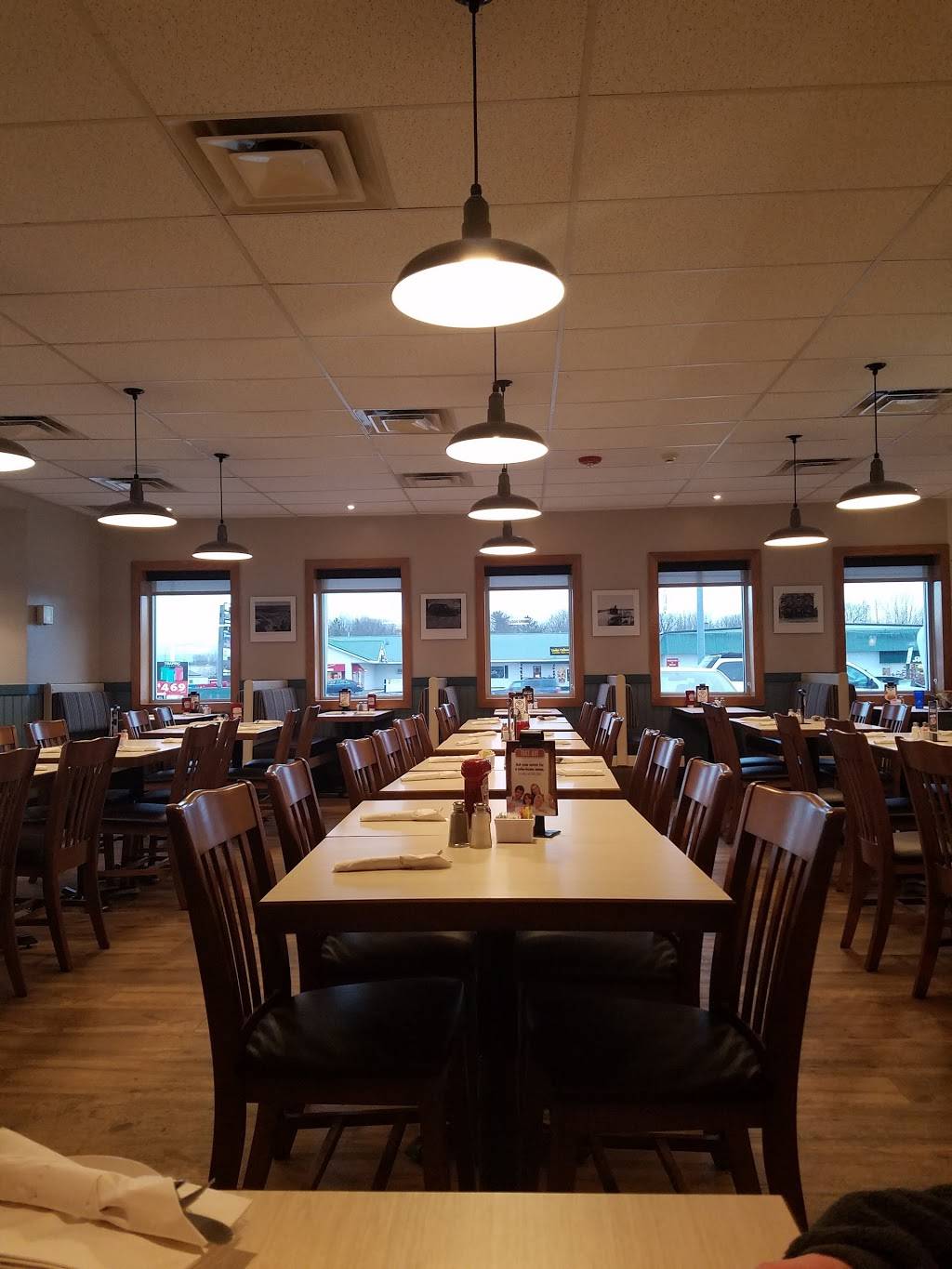 Newport Big Stop Restaurant | restaurant | 18 Moosehead Trail, Newport, ME 04953, USA | 2073685386 OR +1 207-368-5386