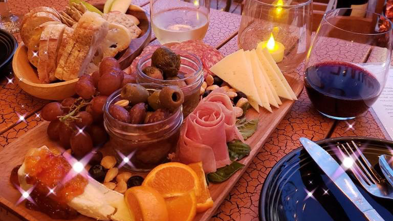 Wine Down Dog | restaurant | 41 Cowlitz St W B, Castle Rock, WA 98611, USA | 2065501451 OR +1 206-550-1451