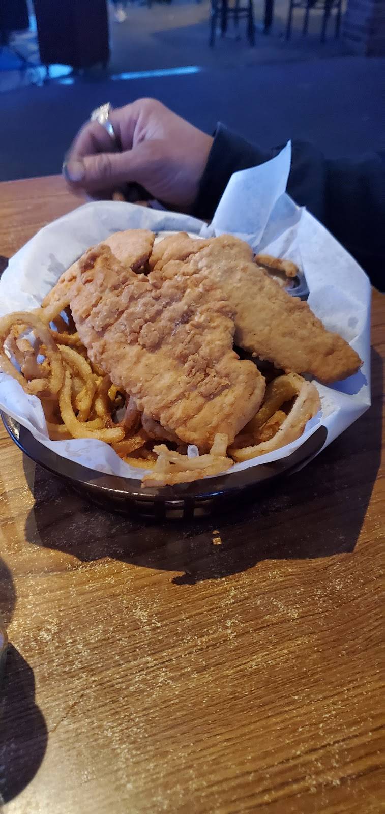 Sidekicks Bar & Grill | restaurant | 930 Main Ave, De Pere, WI 54115, USA | 9203369556 OR +1 920-336-9556