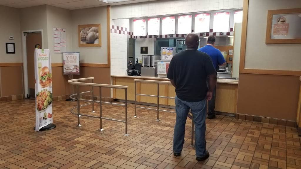 Wendys | restaurant | 302 W Ray Fine Blvd, Roland, OK 74954, USA | 9184270876 OR +1 918-427-0876