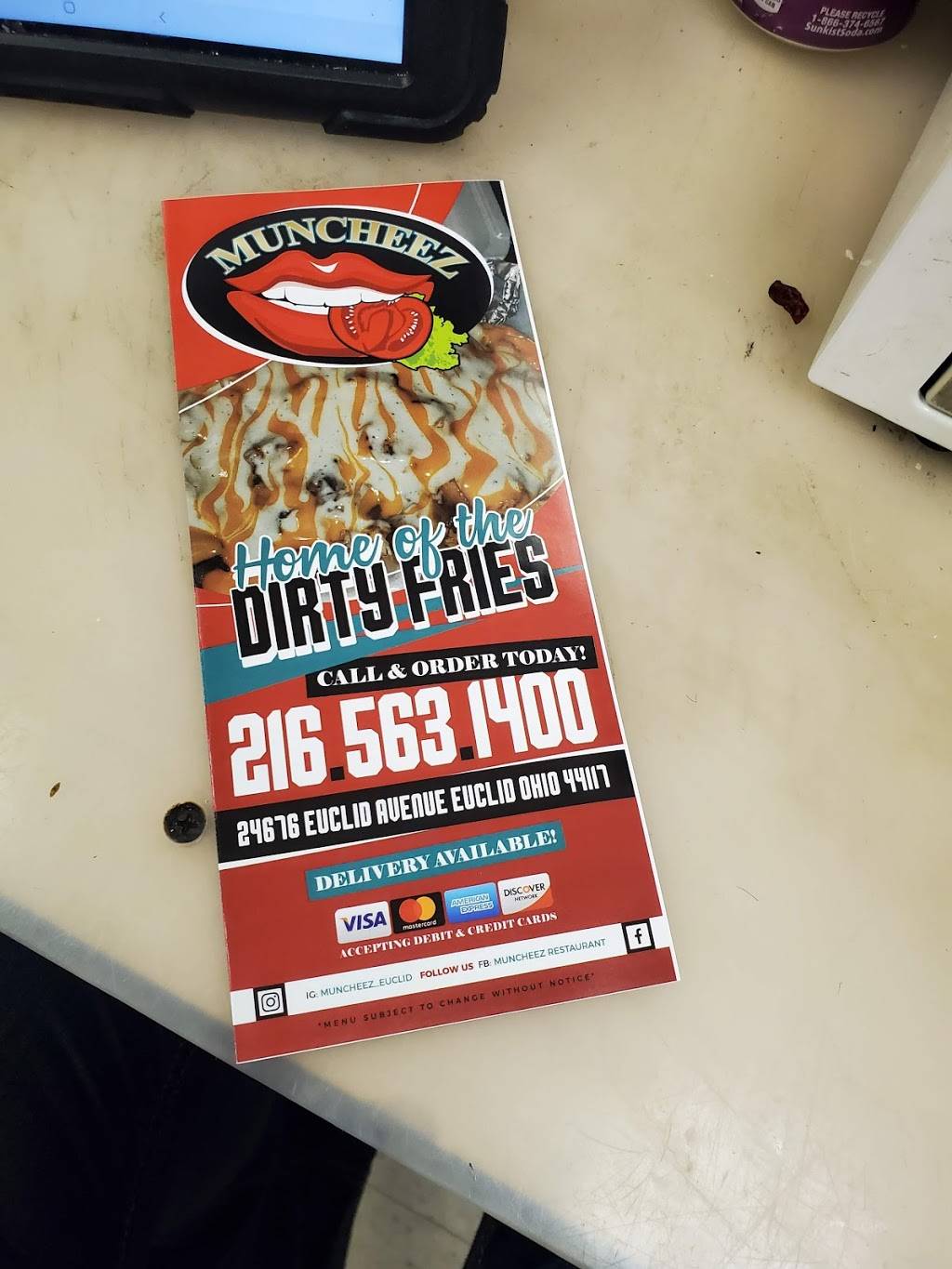 MUNCHEEZ | restaurant | 24676 Euclid Ave, Euclid, OH 44117, USA | 2165631400 OR +1 216-563-1400