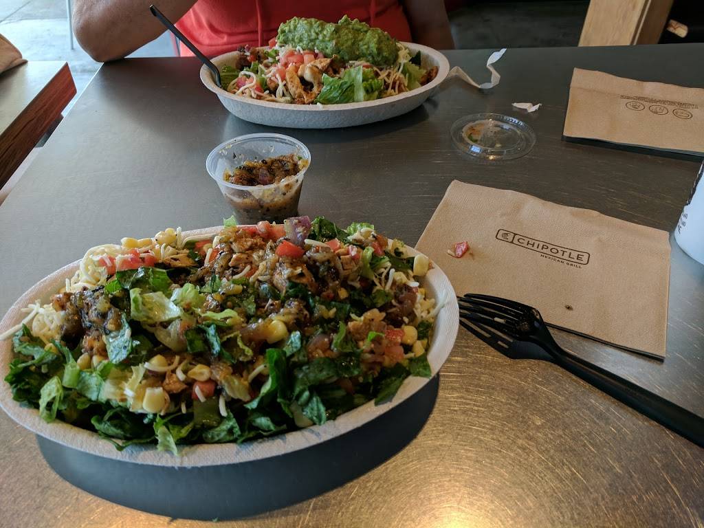 Chipotle Mexican Grill | restaurant | 203 NE Englewood Rd I, Kansas City, MO 64118, USA | 8164235438 OR +1 816-423-5438