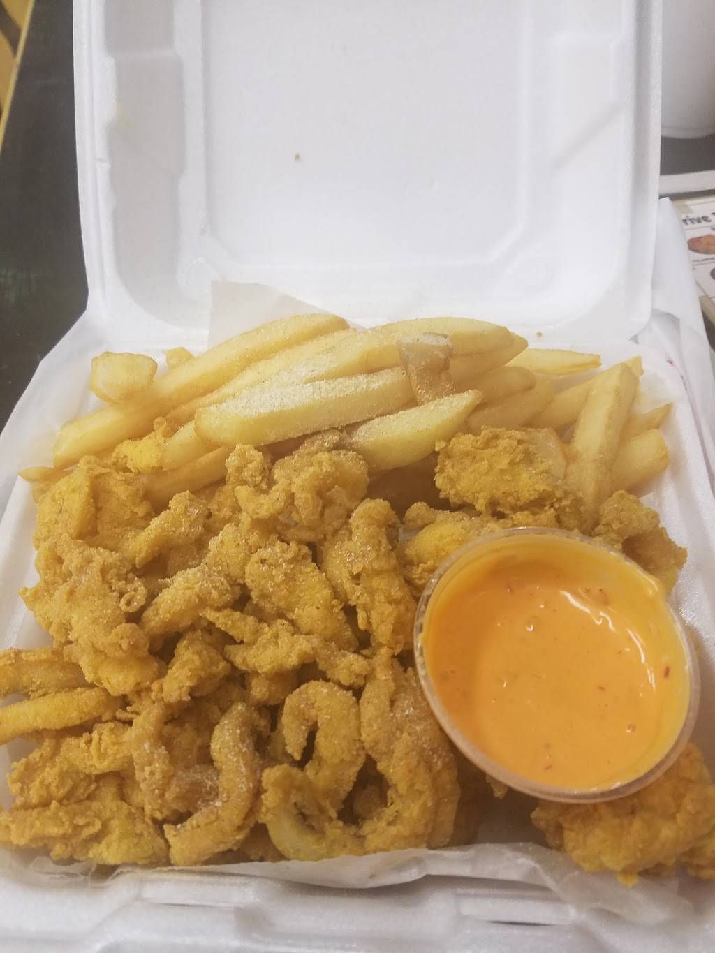 Snapper | restaurant | 104 S Orange Blossom Trail, Orlando, FL 32805, USA | 4079997698 OR +1 407-999-7698