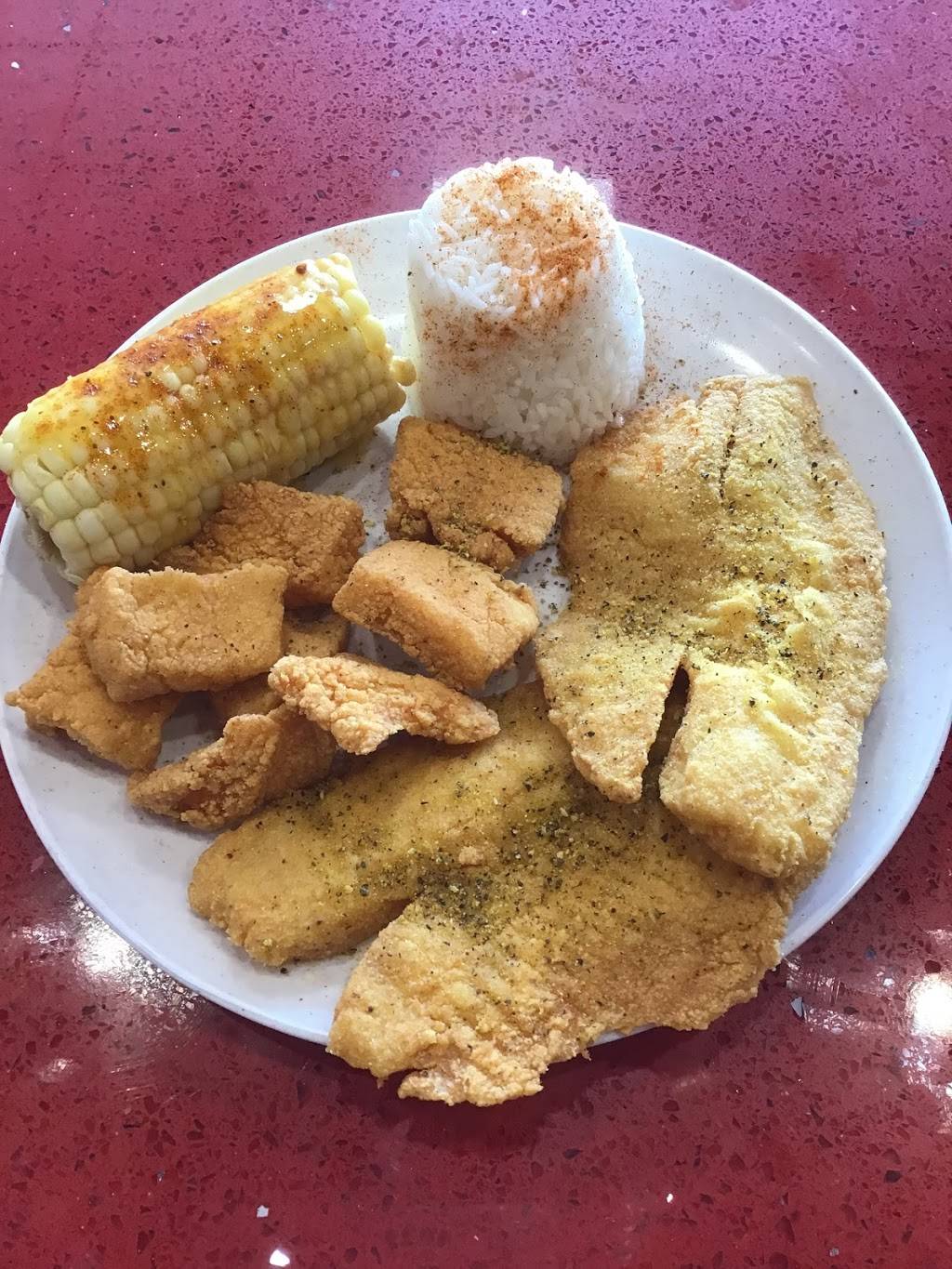 Seafood Hut | restaurant | 1936 MacDade Boulevard unit 24, Woodlyn, PA 19094, USA | 4844808877 OR +1 484-480-8877