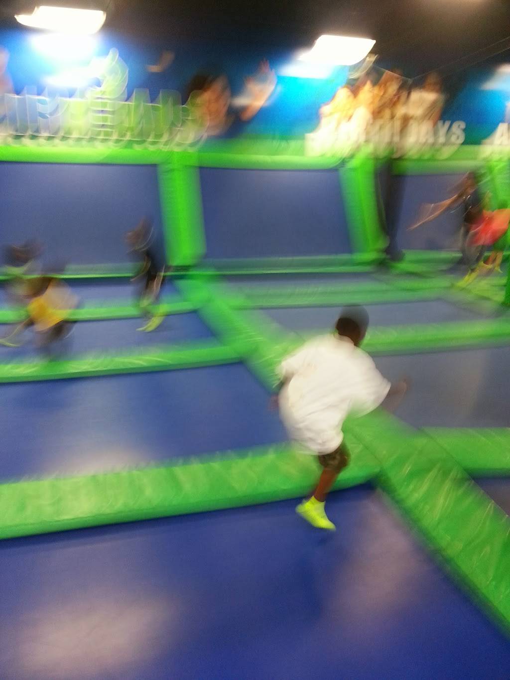 AirHeads Adventure Arena Orlando | restaurant | 33 W Pineloch Ave, Orlando, FL 32806, USA | 4074776753 OR +1 407-477-6753