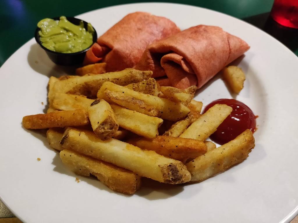 Joe Tomatos Restaurant | restaurant | 1020 10th St W, Owen Sound, ON N4K 5S1, Canada | 5193715637 OR +1 519-371-5637